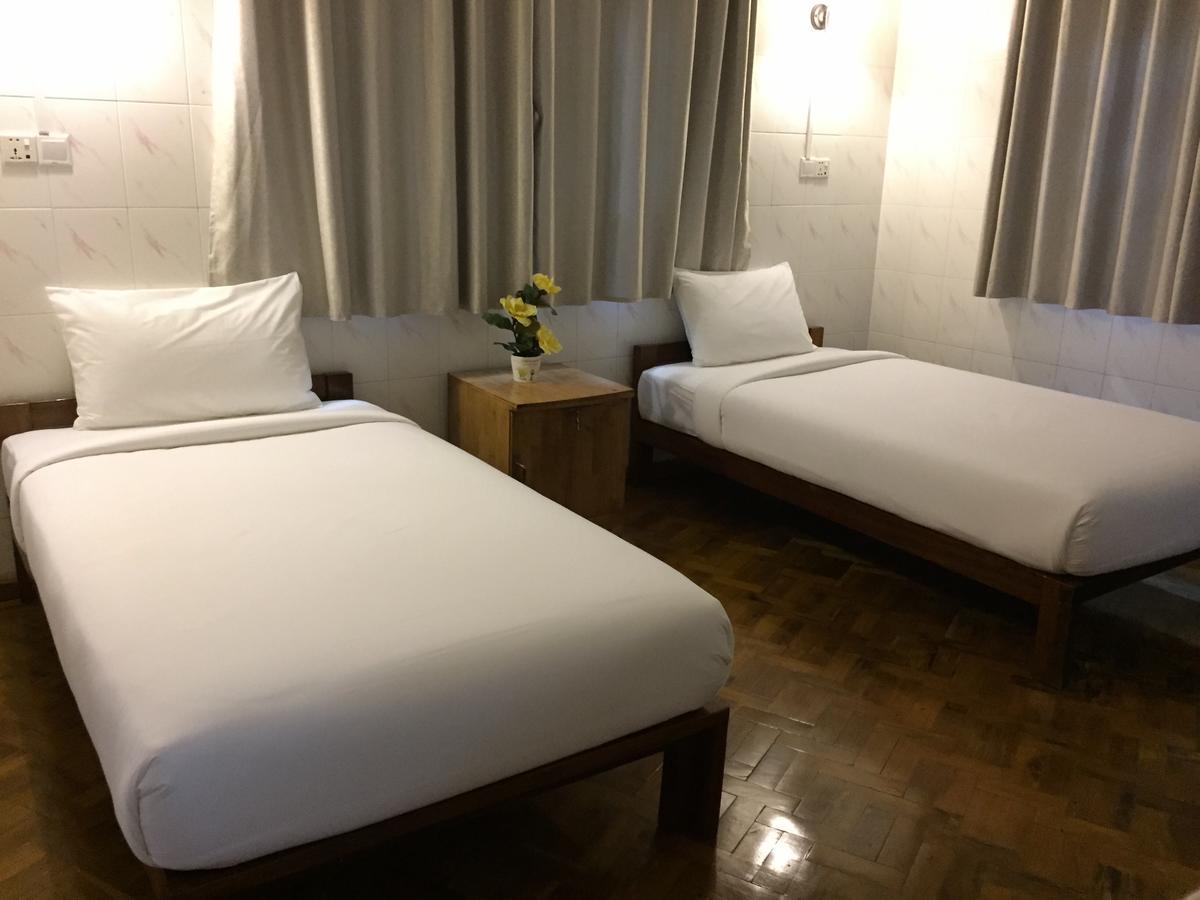 Celia Hostel Мандалай Экстерьер фото