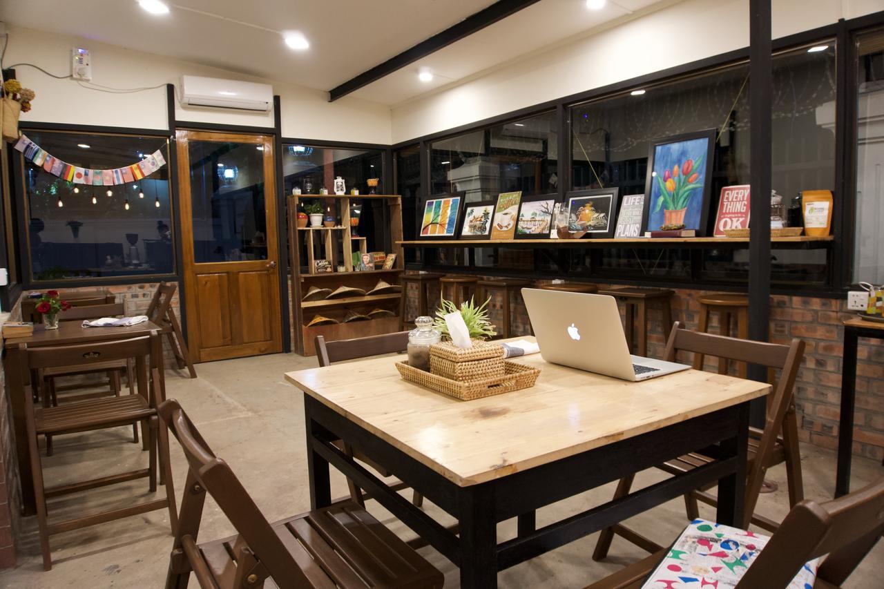Celia Hostel Мандалай Экстерьер фото